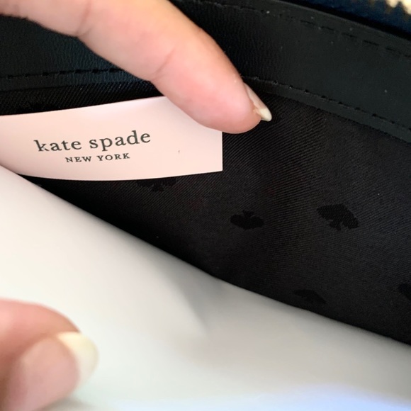 NWT Kate Spade floral zip around wallet - Picture 5 of 6